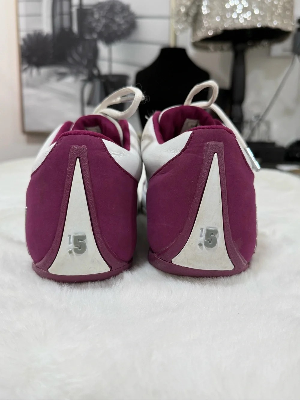 Women’s Jordan Low-Top Sneaker in White & Burgundy size 8